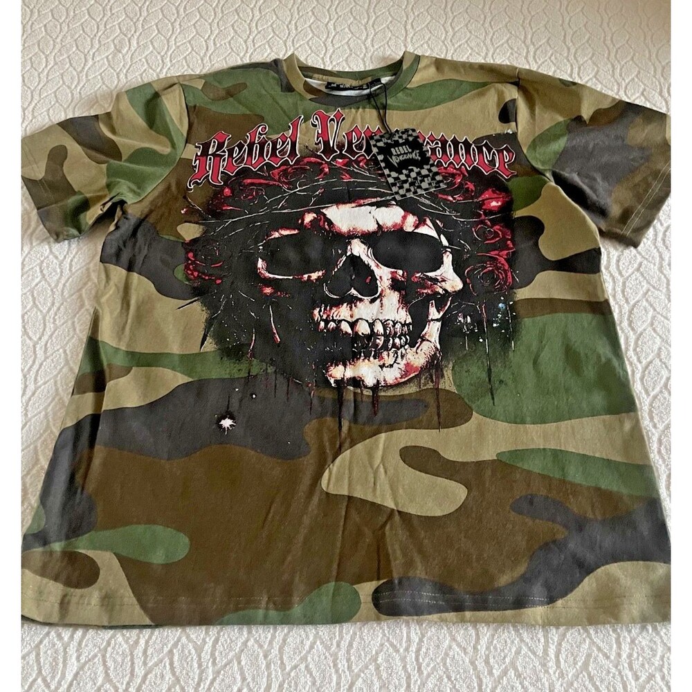 Rebel VENGEANCE CAMO  SKULL Graphic Tee Red Gothic-Style Men's English Lettering